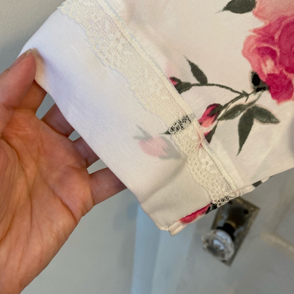 Silky Floral Robe - Picture 4 of 4